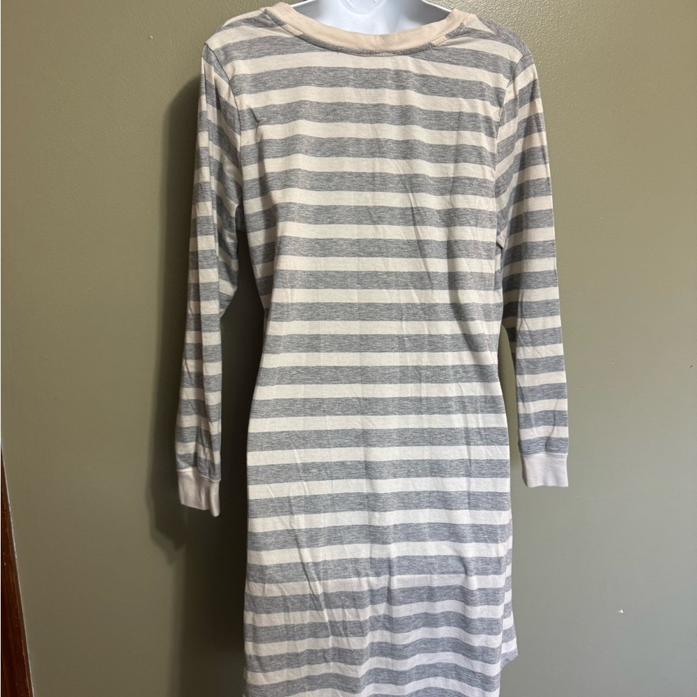 Lauren Ralph Lauren striped v-neck sleepshirt in grey and cream. Sz L - Picture 2 of 5